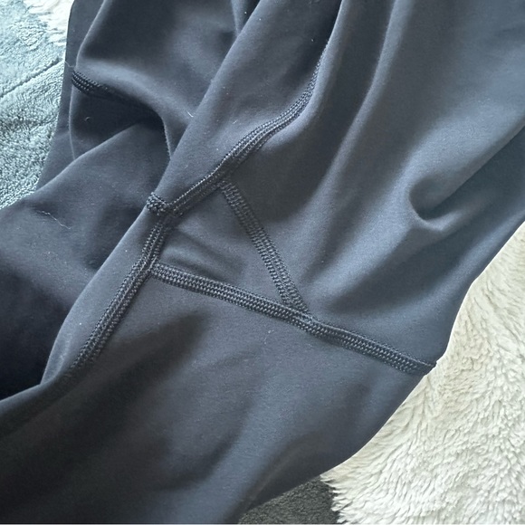 Lululemon leggings with knee slits - Picture 7 of 8